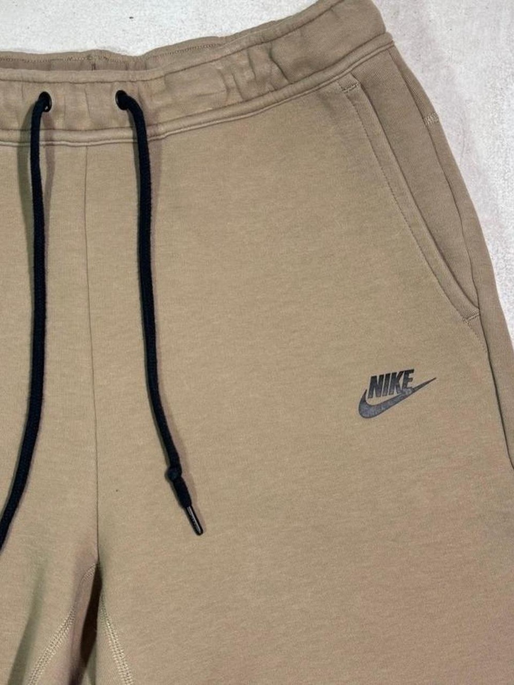 Nike Large Men's Tech Fleece Shorts Khaki Brown Athletic Sweats